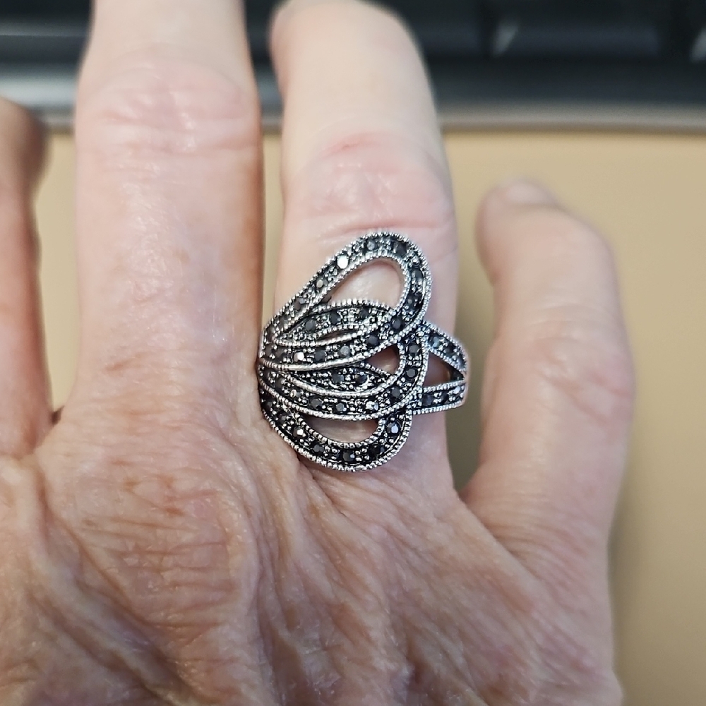 Elegant Silver Women's Ring